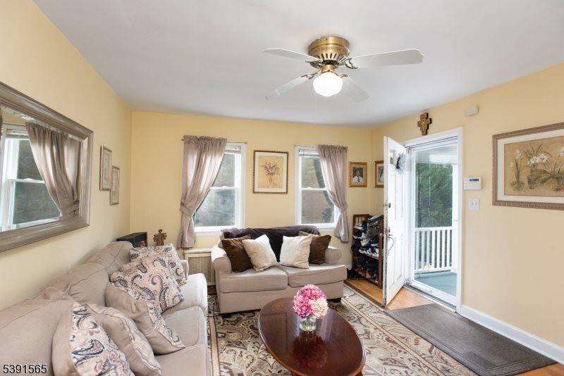 202 Gold St, Green Brook Township, NJ 08812