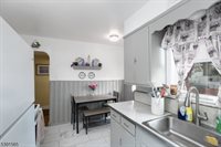 202 Gold St, Green Brook Township, NJ 08812