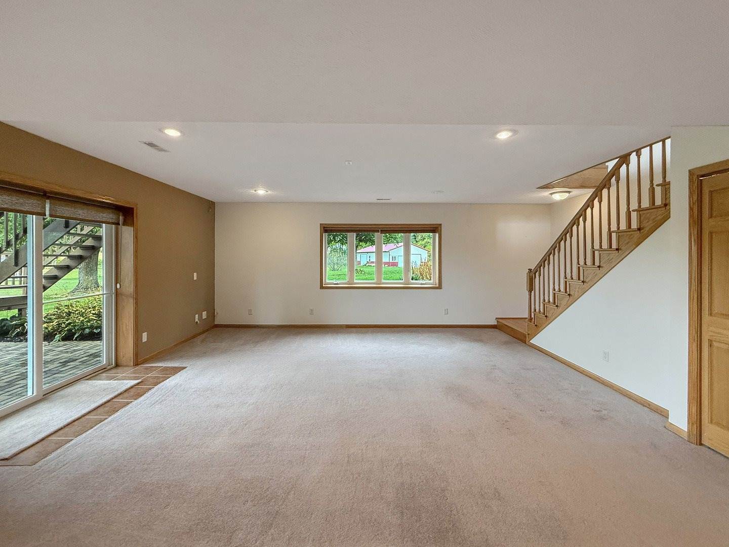 5782 North Brown Road, Dakota, IL 61018