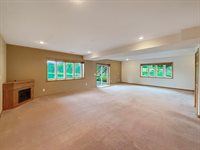 5782 North Brown Road, Dakota, IL 61018