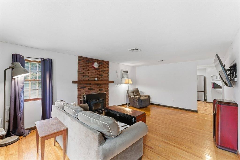 193 Roy St, Springfield, MA 01104