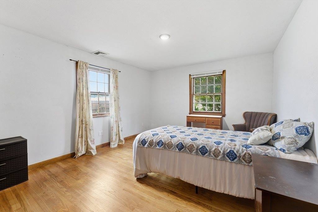 193 Roy St, Springfield, MA 01104