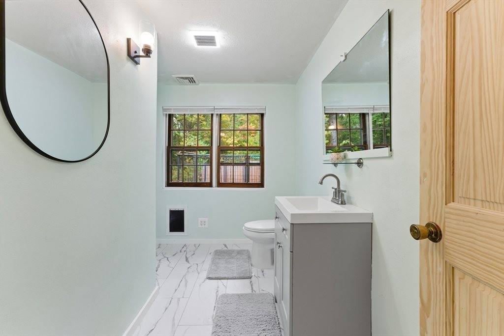 193 Roy St, Springfield, MA 01104