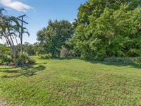 111 Lakes End Drive, Fort Pierce, FL 34982