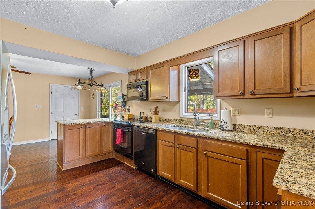 111 Trimingham Road, New Albany, IN 47150