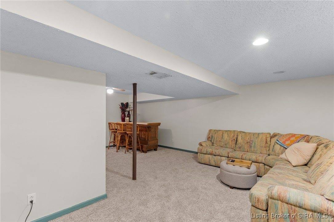 111 Trimingham Road, New Albany, IN 47150