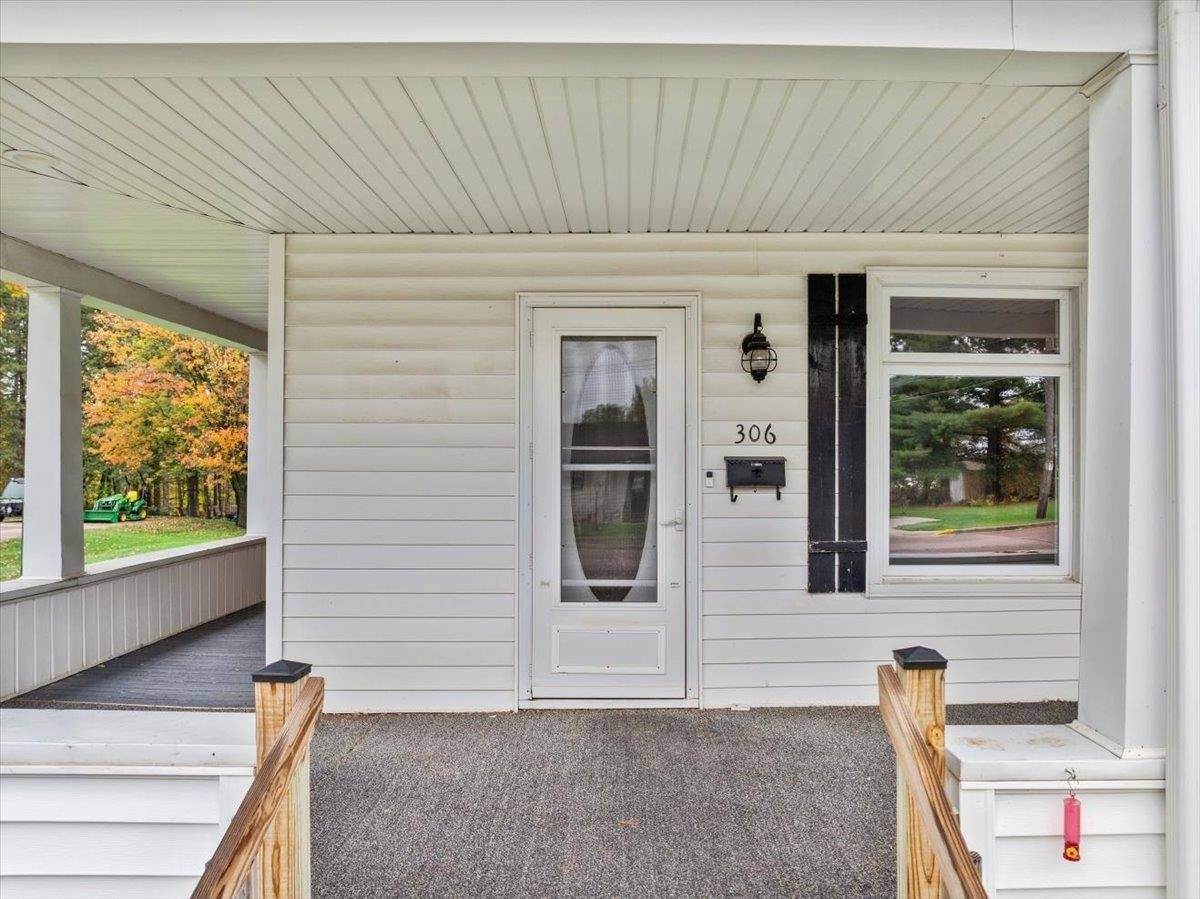306 W 3rd Street, Granton, WI 54436