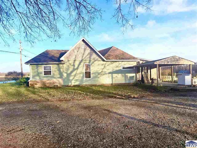 281 W Dixie Bee Road, Veedersburg, IN 47887