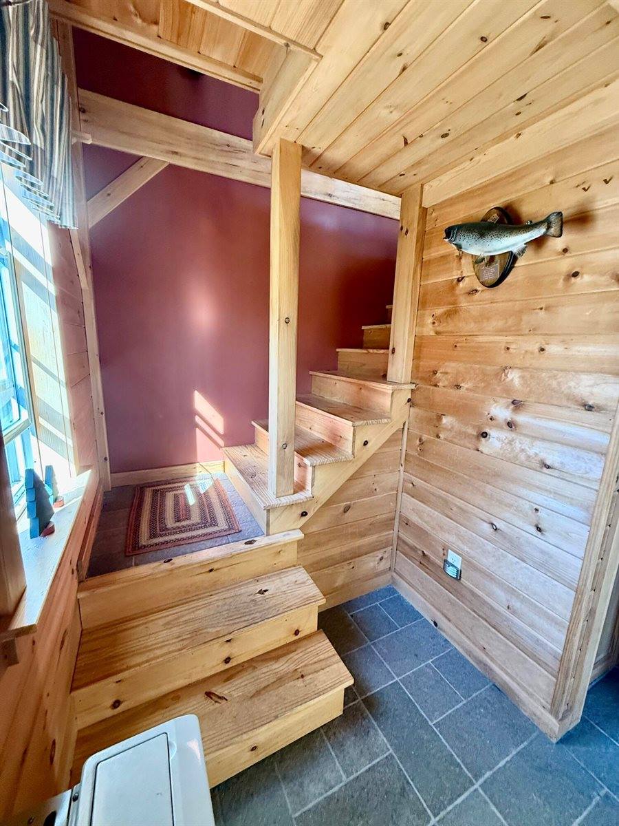 7 Hill Top Road, Guilford, ME 04443