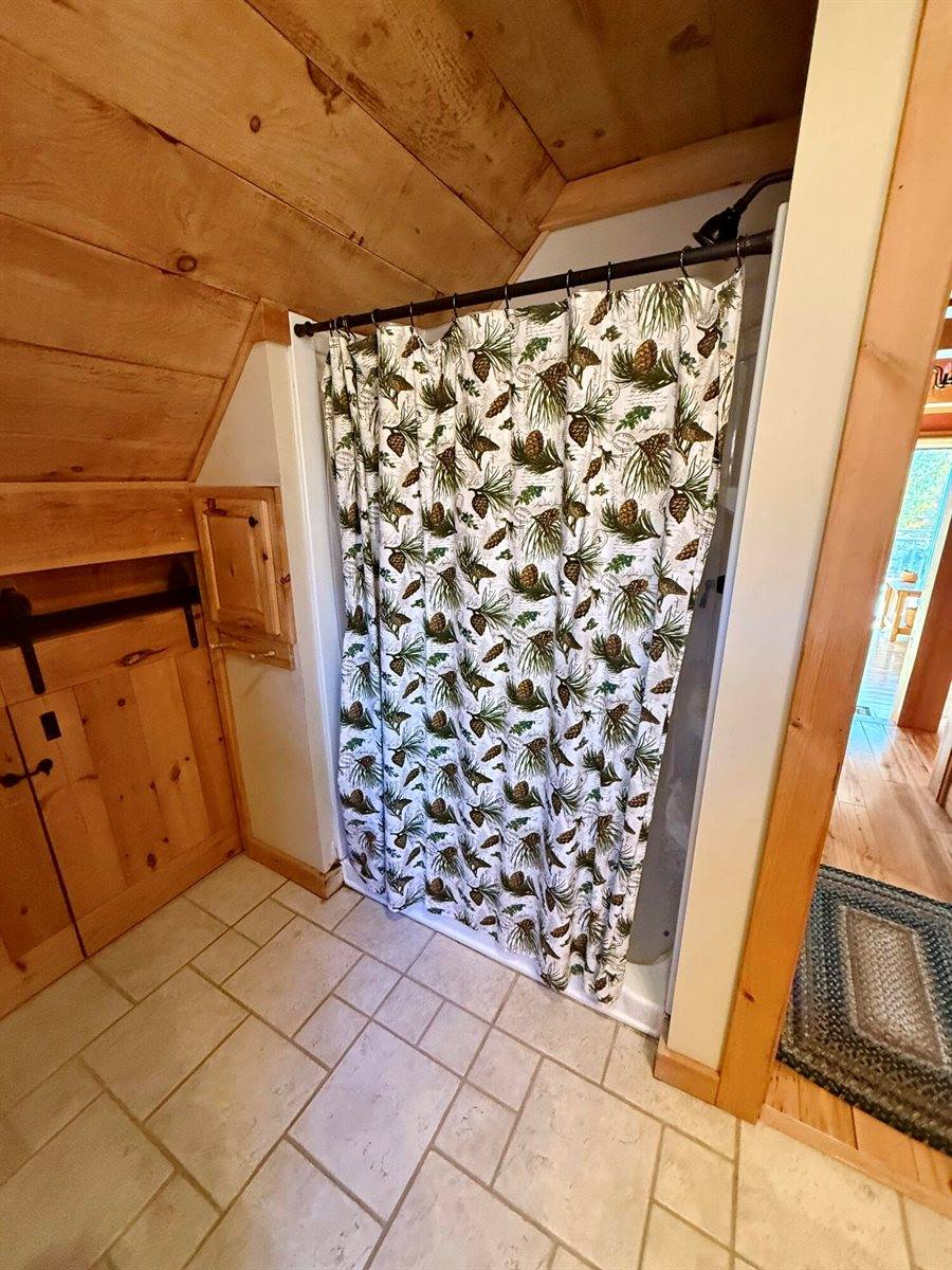 7 Hill Top Road, Guilford, ME 04443