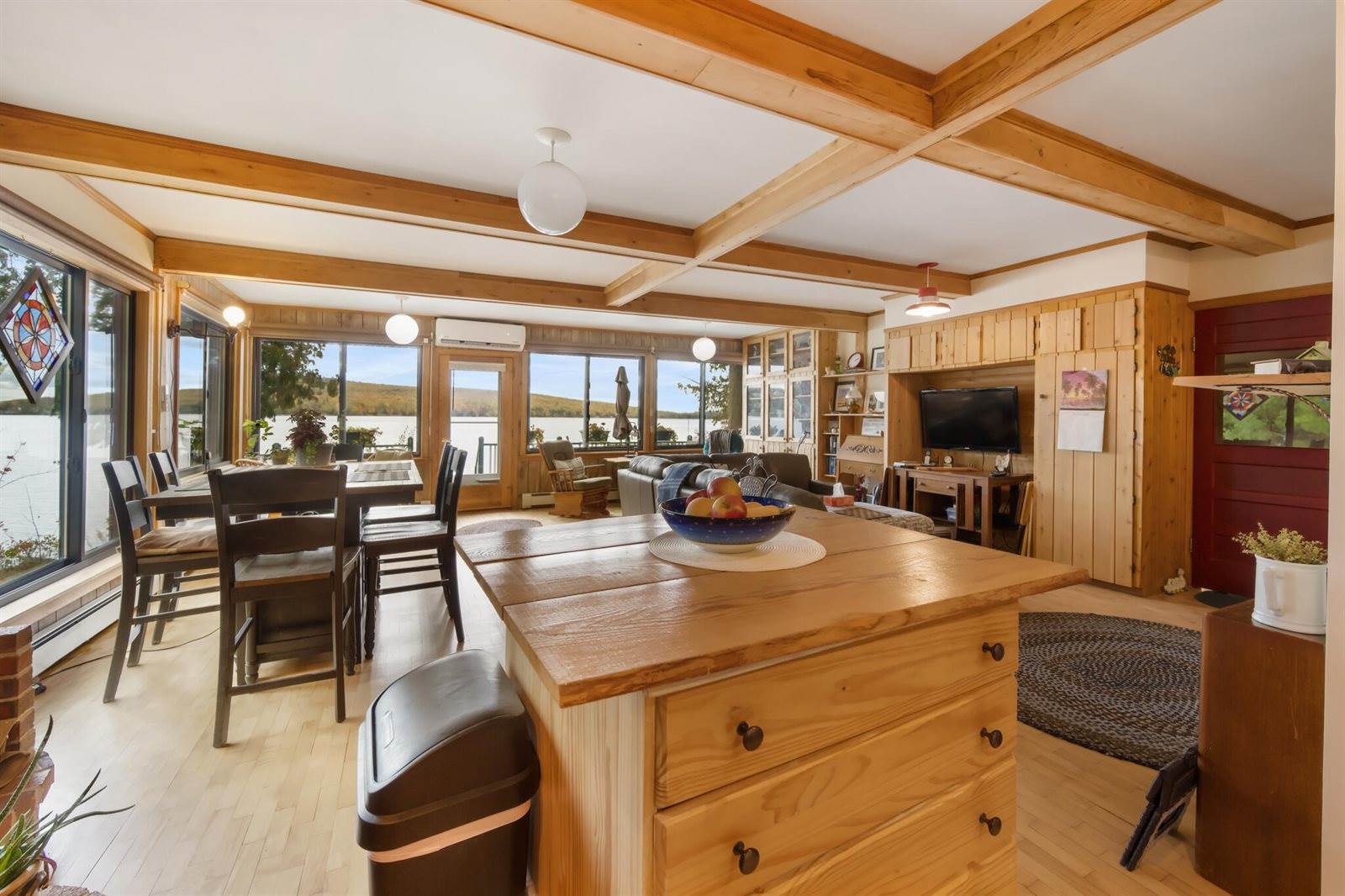 15 Memory Lane, Lincoln, ME 04457