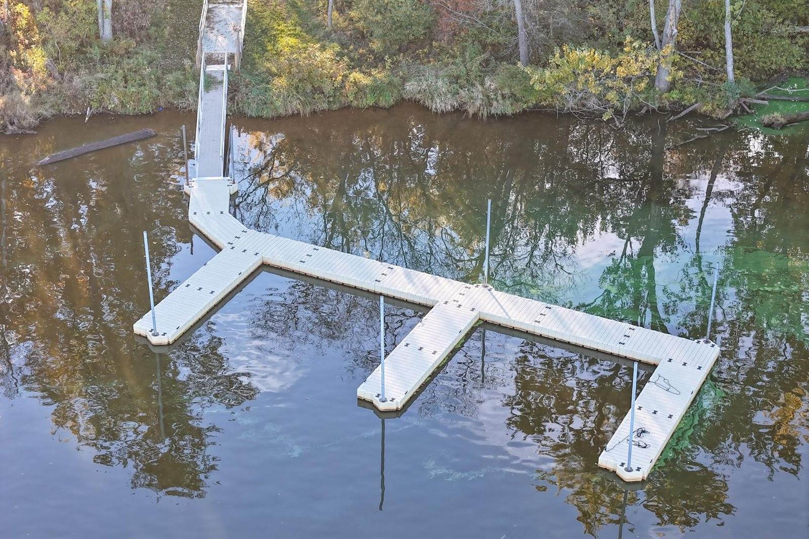 2100 Peninsula Place, Junction City, WI 54443