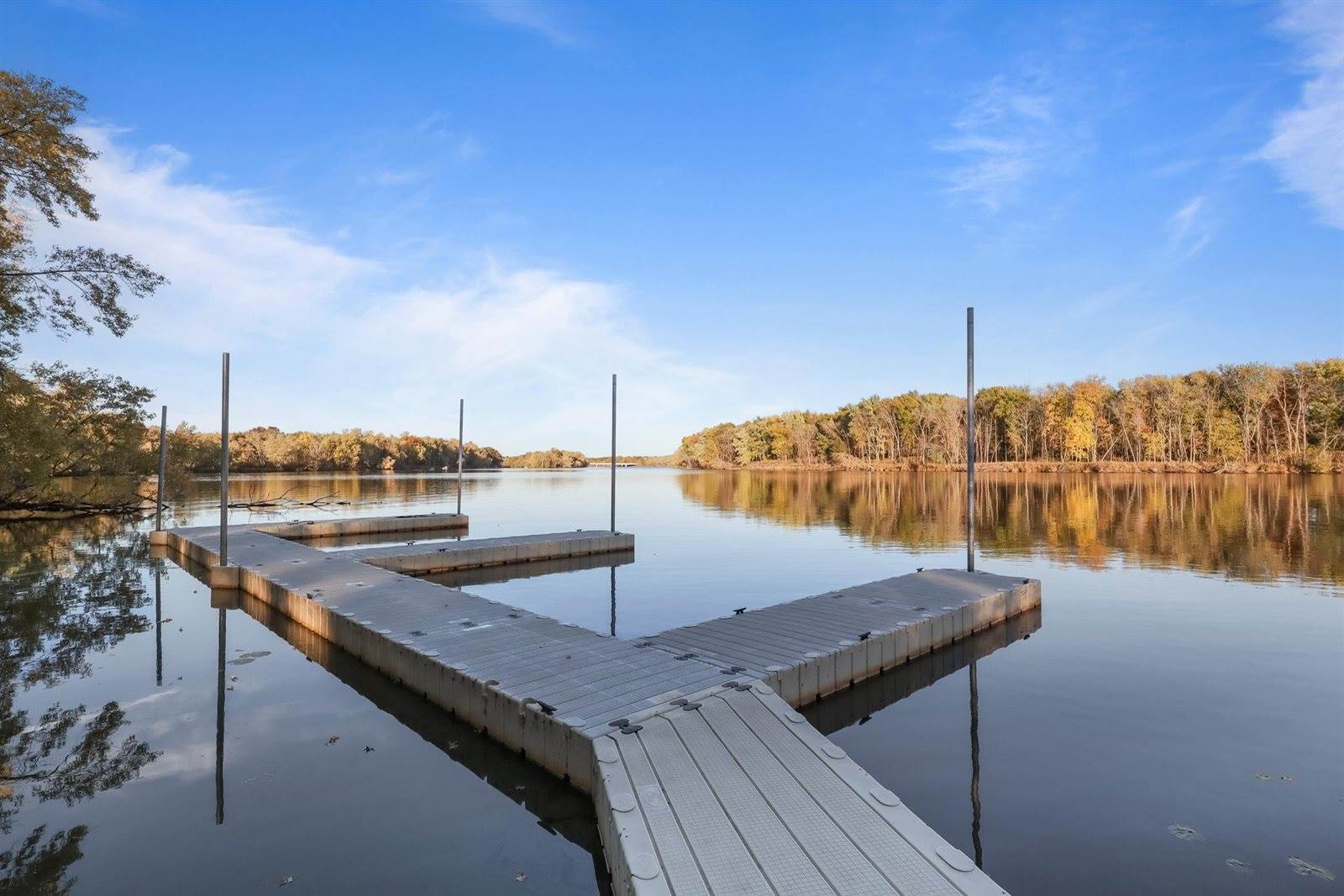 2100 Peninsula Place, Junction City, WI 54443