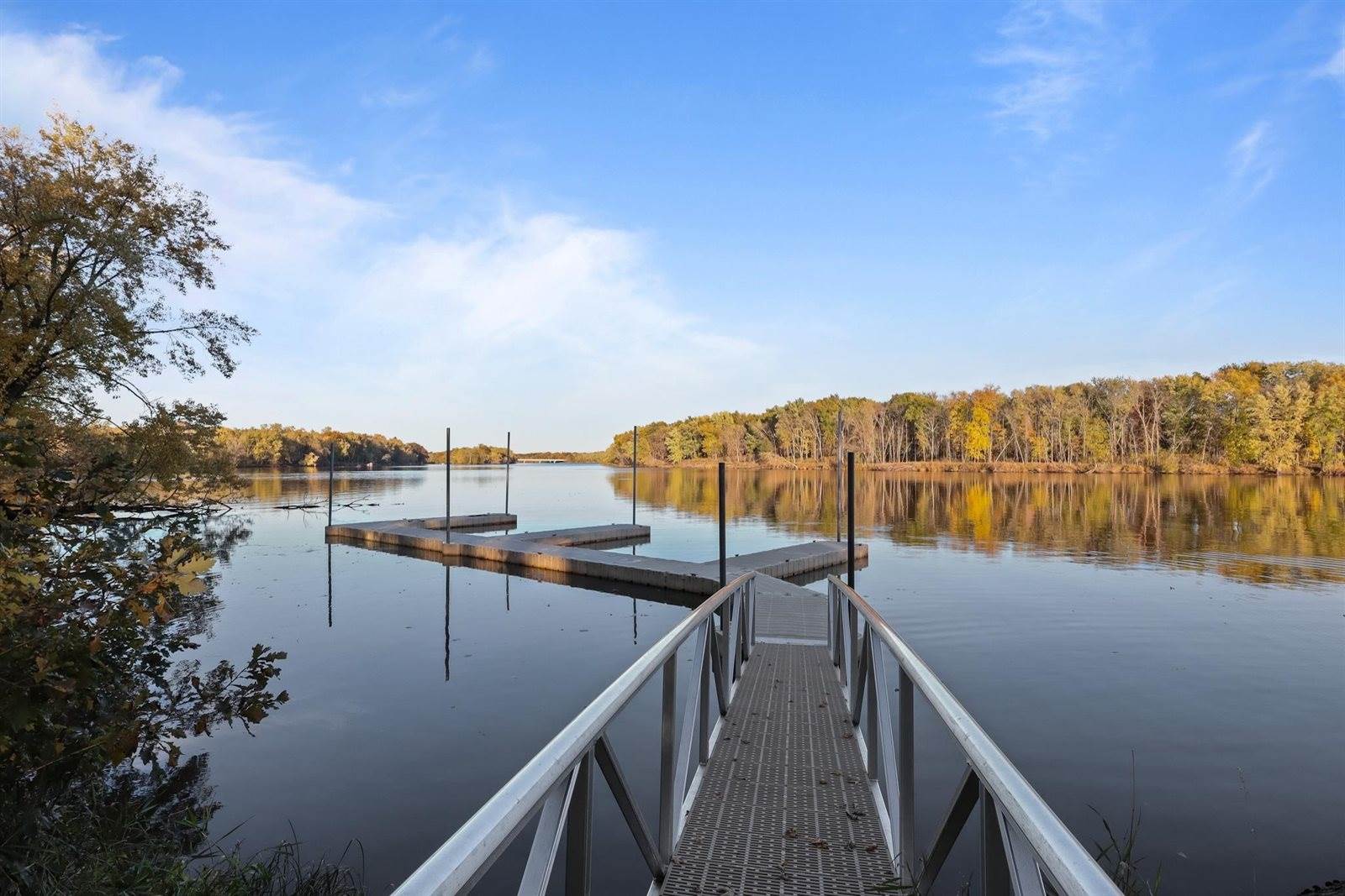 2100 Peninsula Place, Junction City, WI 54443