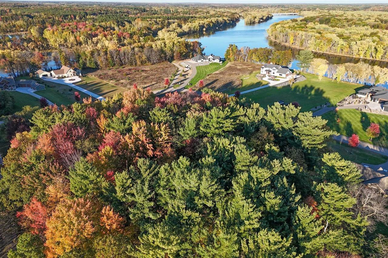 2100 Peninsula Place, Junction City, WI 54443