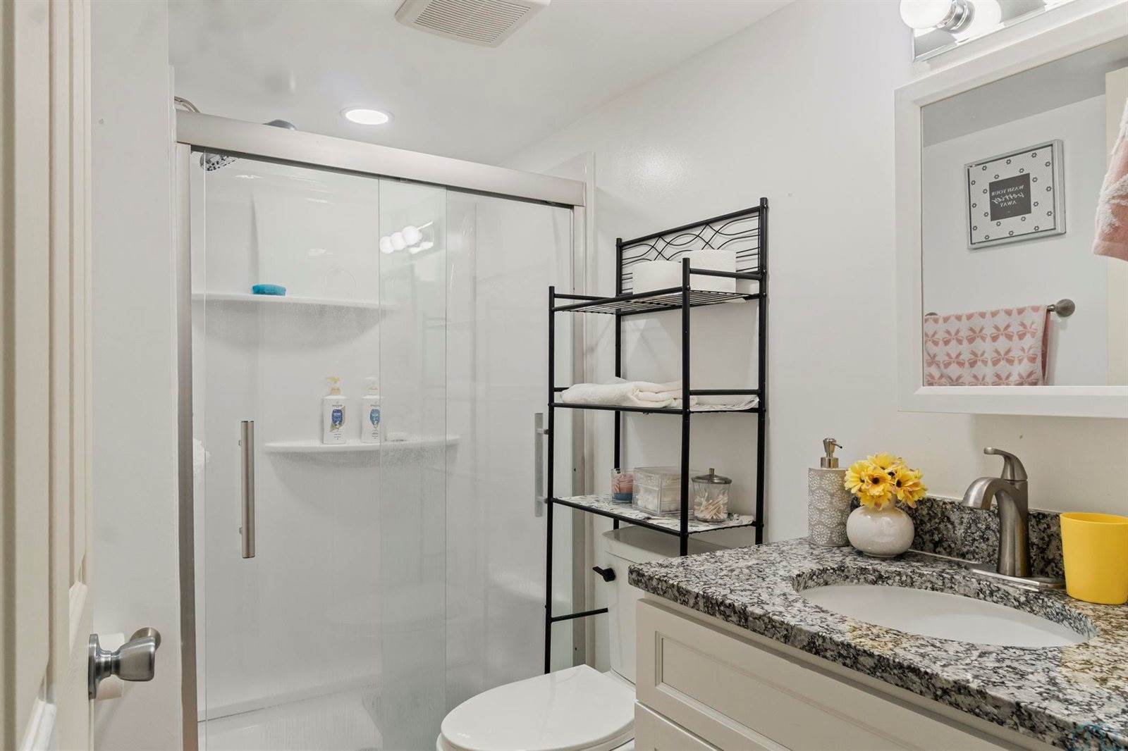 603 S 20th St, Dakota City, NE 68731