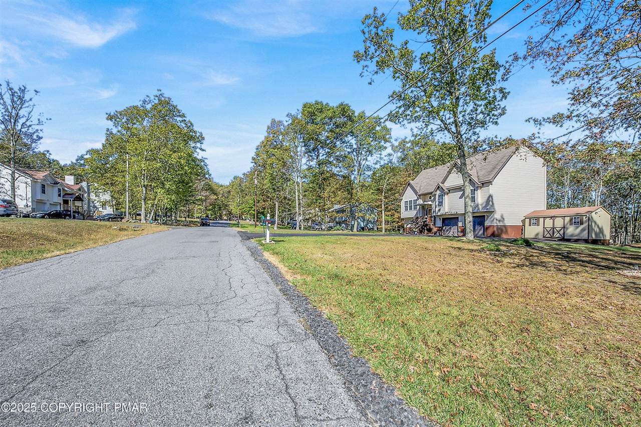 28 Lenape Drive, East Stroudsburg, PA 18302