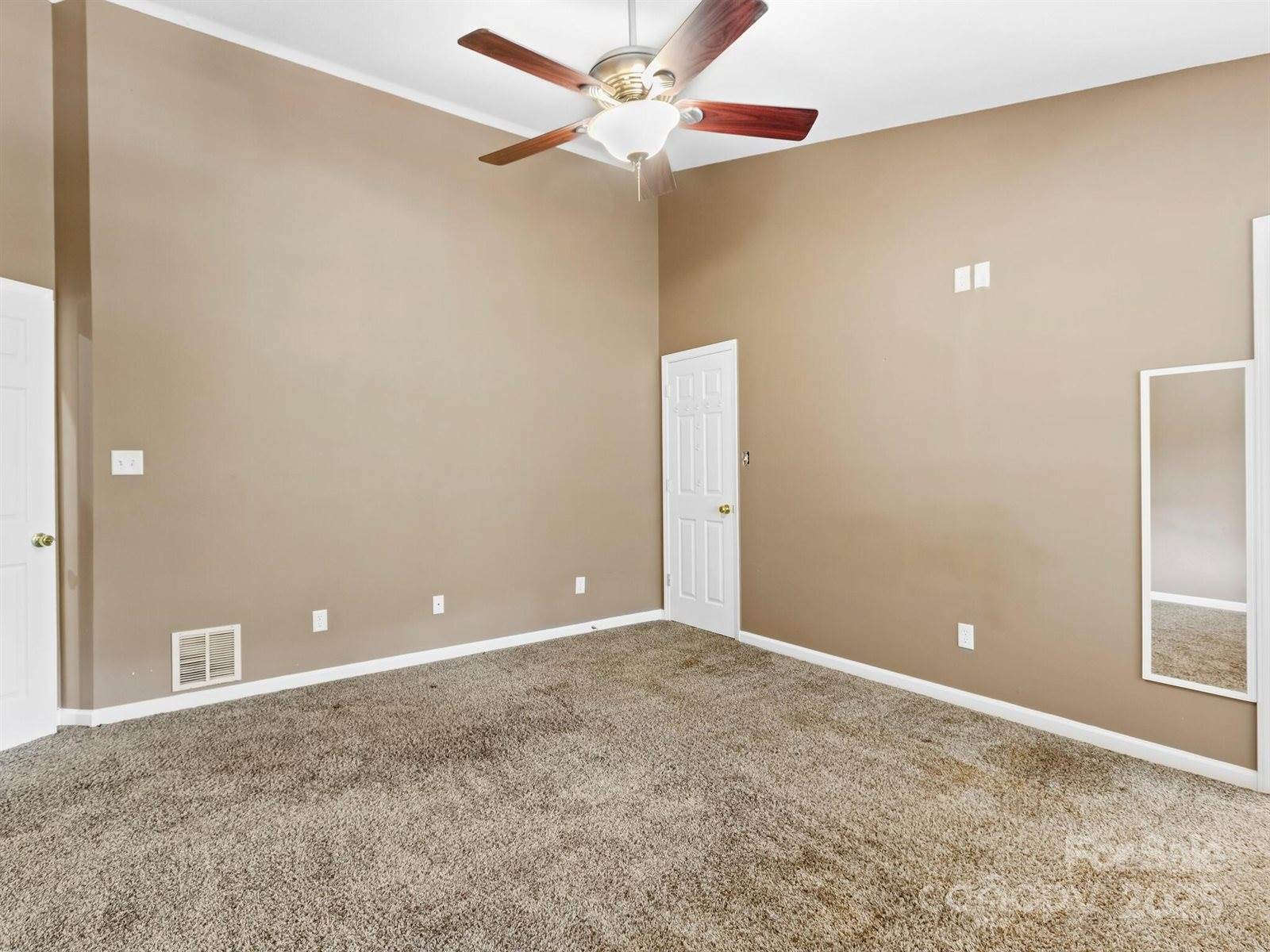 515 Pond Road, Asheville, NC 28806