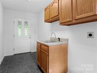 515 Pond Road, Asheville, NC 28806