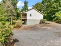 515 Pond Road, Asheville, NC 28806