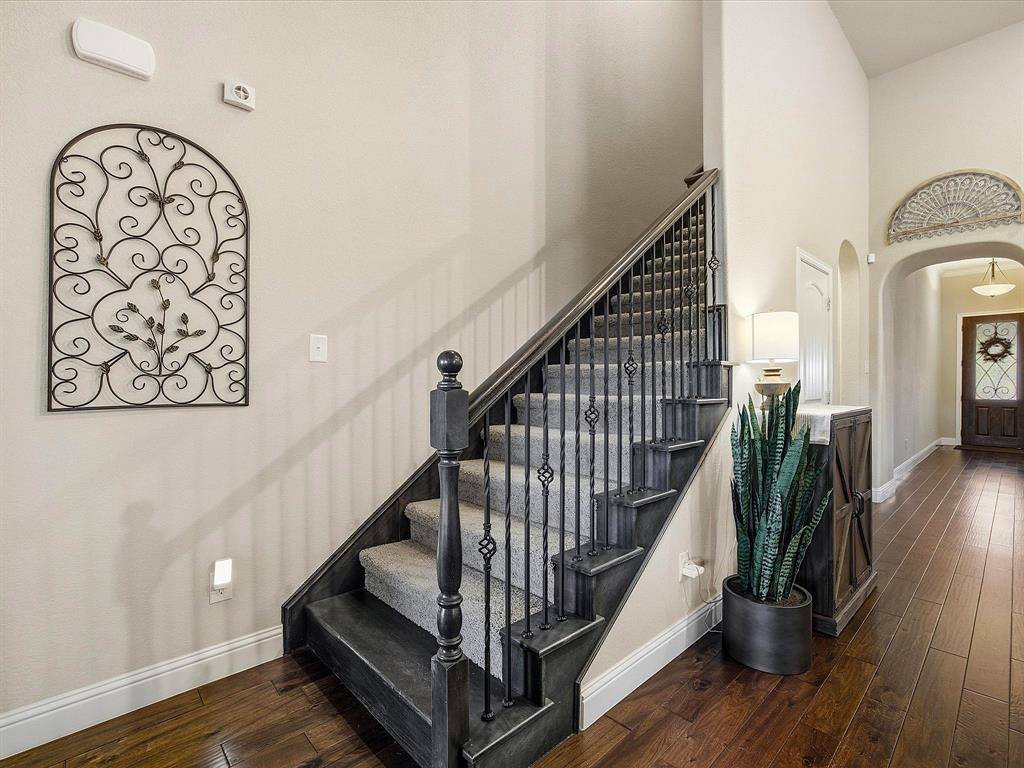 410 Bentley Drive, Midlothian, TX 76065