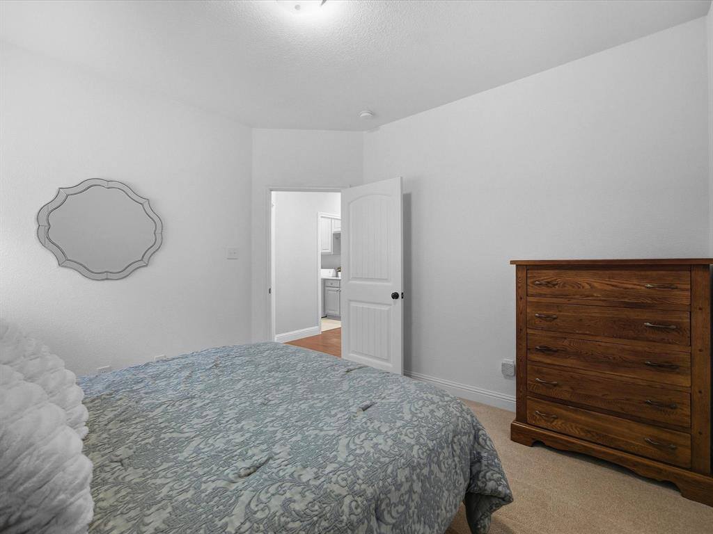 410 Bentley Drive, Midlothian, TX 76065