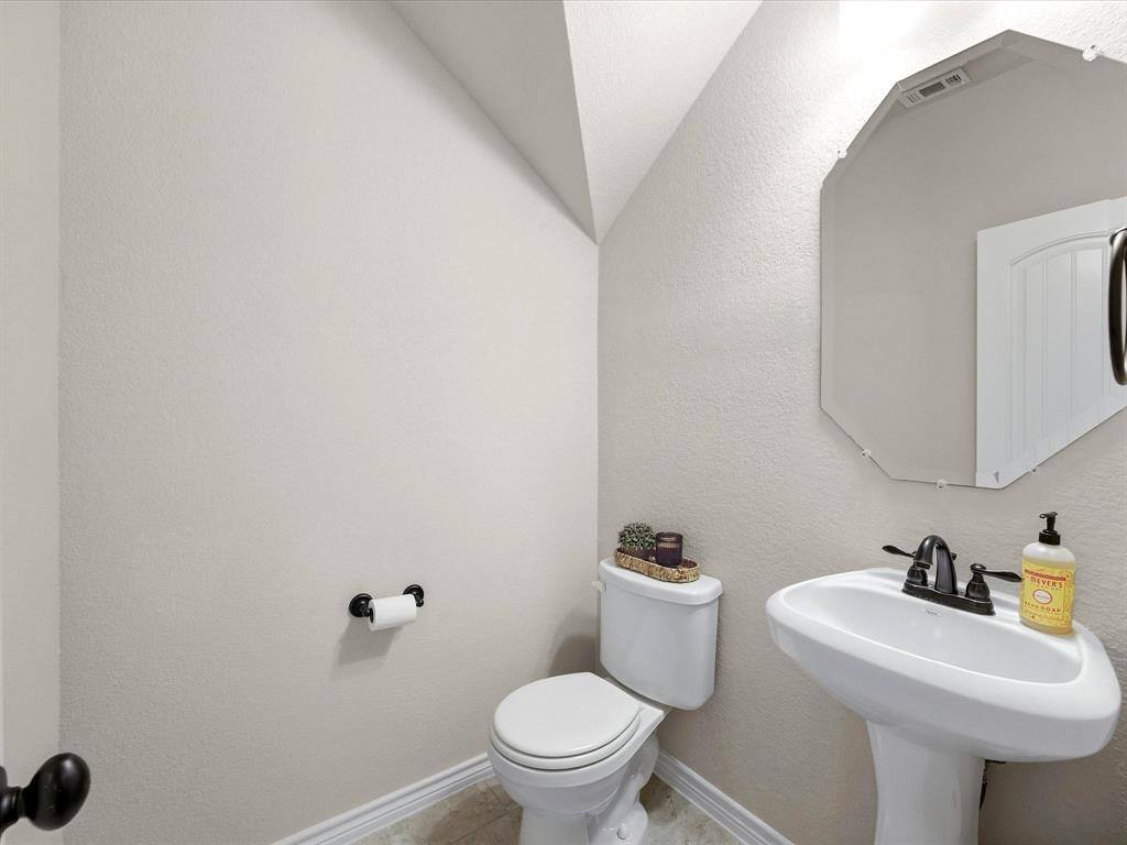 410 Bentley Drive, Midlothian, TX 76065