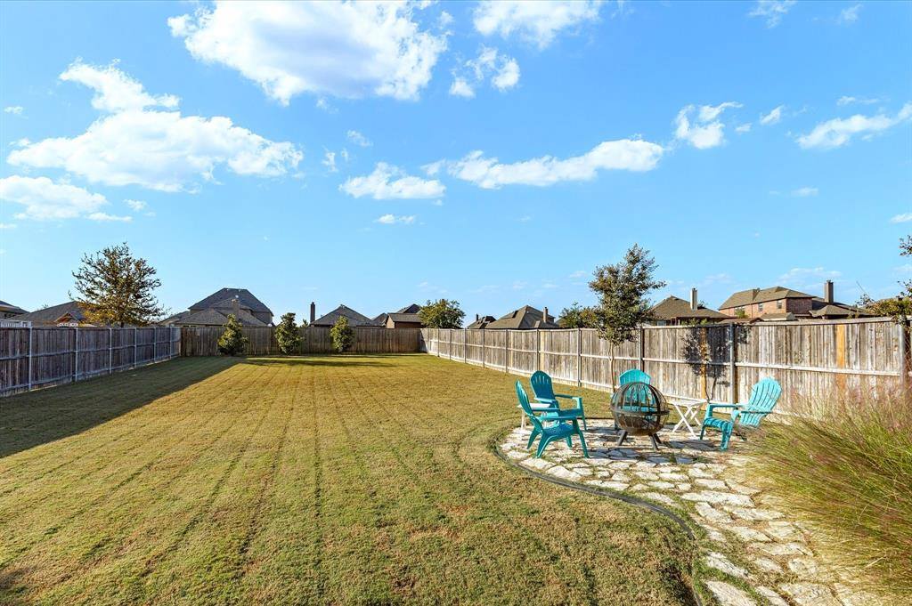 410 Bentley Drive, Midlothian, TX 76065