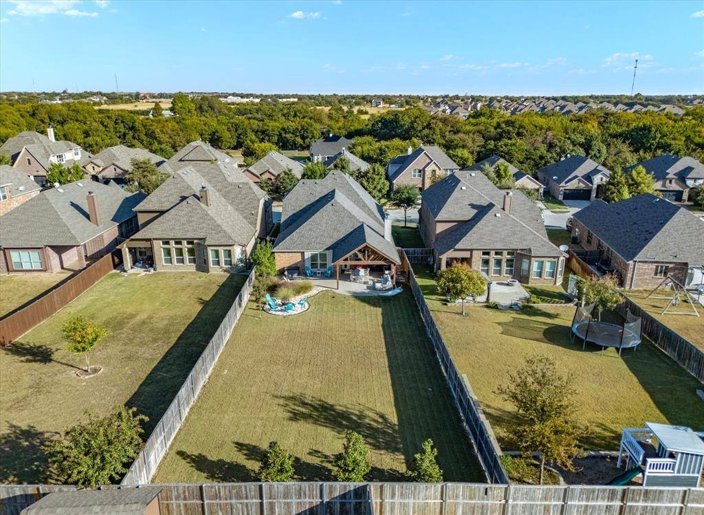 410 Bentley Drive, Midlothian, TX 76065