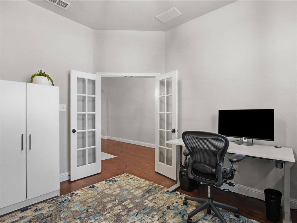 410 Bentley Drive, Midlothian, TX 76065