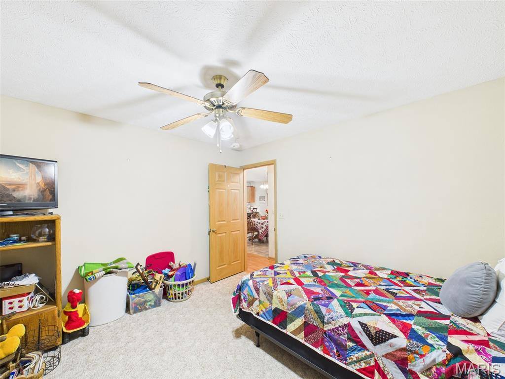 14060 Country Lane, Dixon, MO 65459