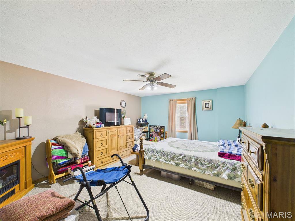 14060 Country Lane, Dixon, MO 65459