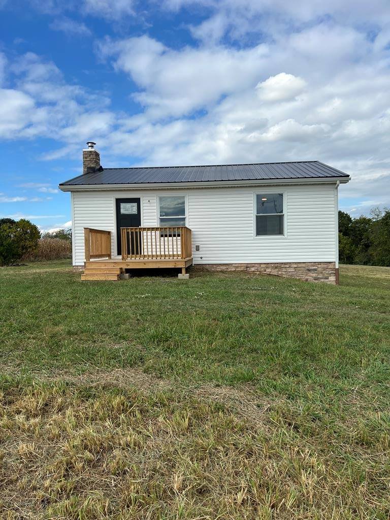 10081 Schwartzwalder Rd, Shreve, OH 44676