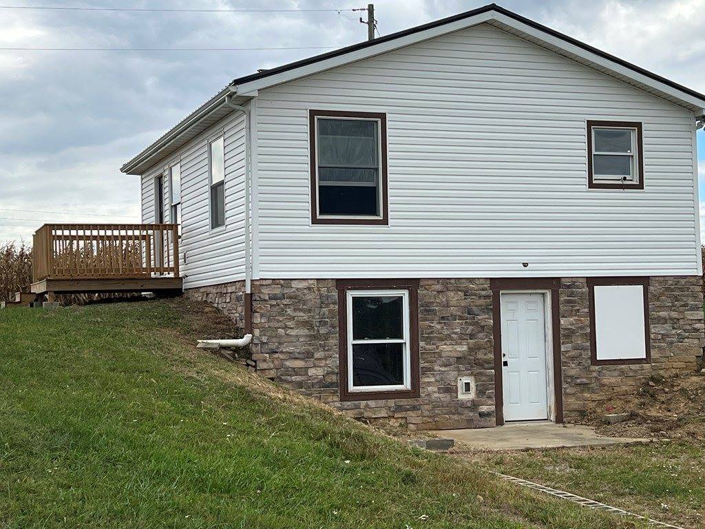 10081 Schwartzwalder Rd, Shreve, OH 44676