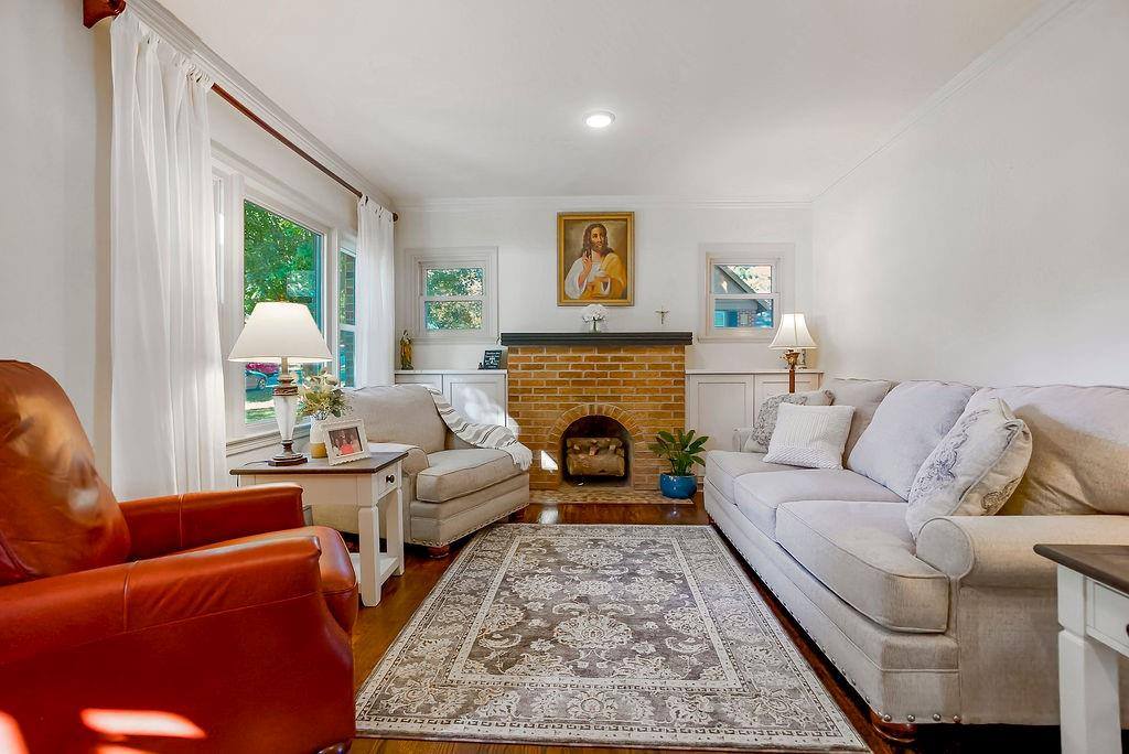 5845 Caenen Street, Shawnee, KS 66216