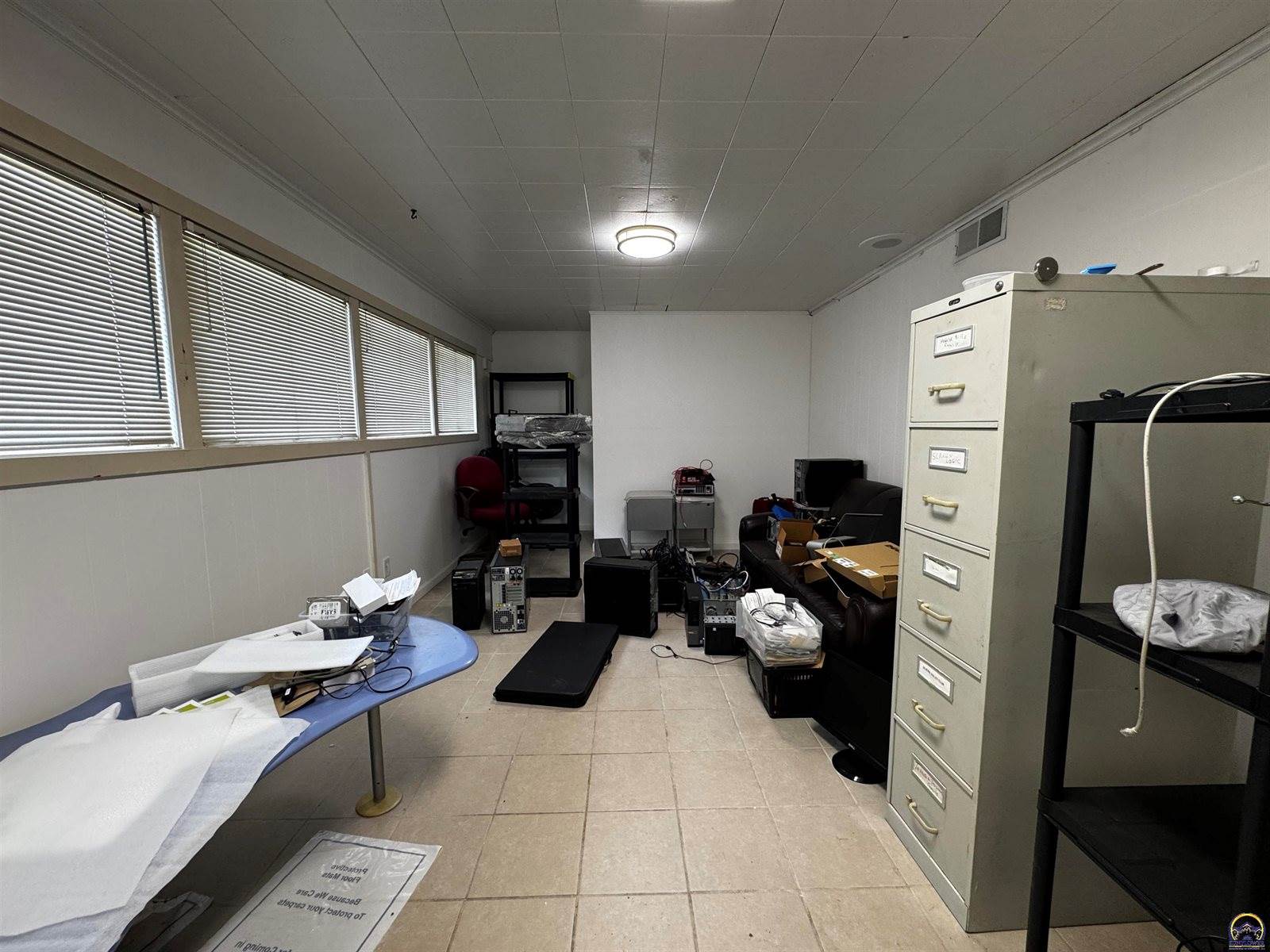 420 SW 33rd ST, Topeka, KS 66611