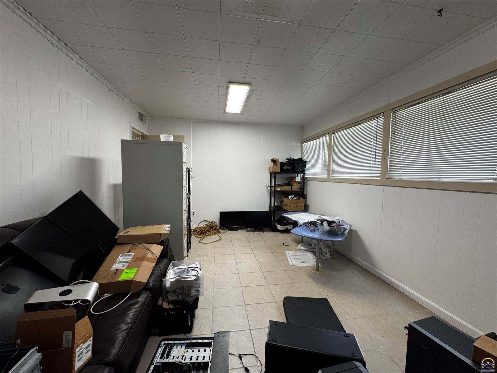 420 SW 33rd ST, Topeka, KS 66611