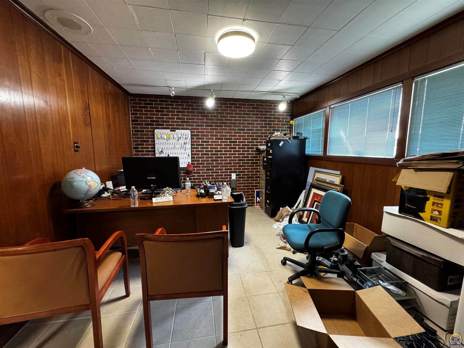 420 SW 33rd ST, Topeka, KS 66611