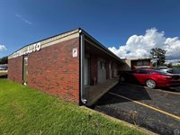 420 SW 33rd ST, Topeka, KS 66611