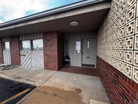 420 SW 33rd ST, Topeka, KS 66611