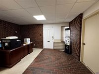 420 SW 33rd ST, Topeka, KS 66611