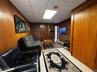 420 SW 33rd ST, Topeka, KS 66611