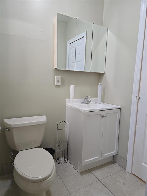 6820 Bergenline Ave, Guttenberg, NJ 07093