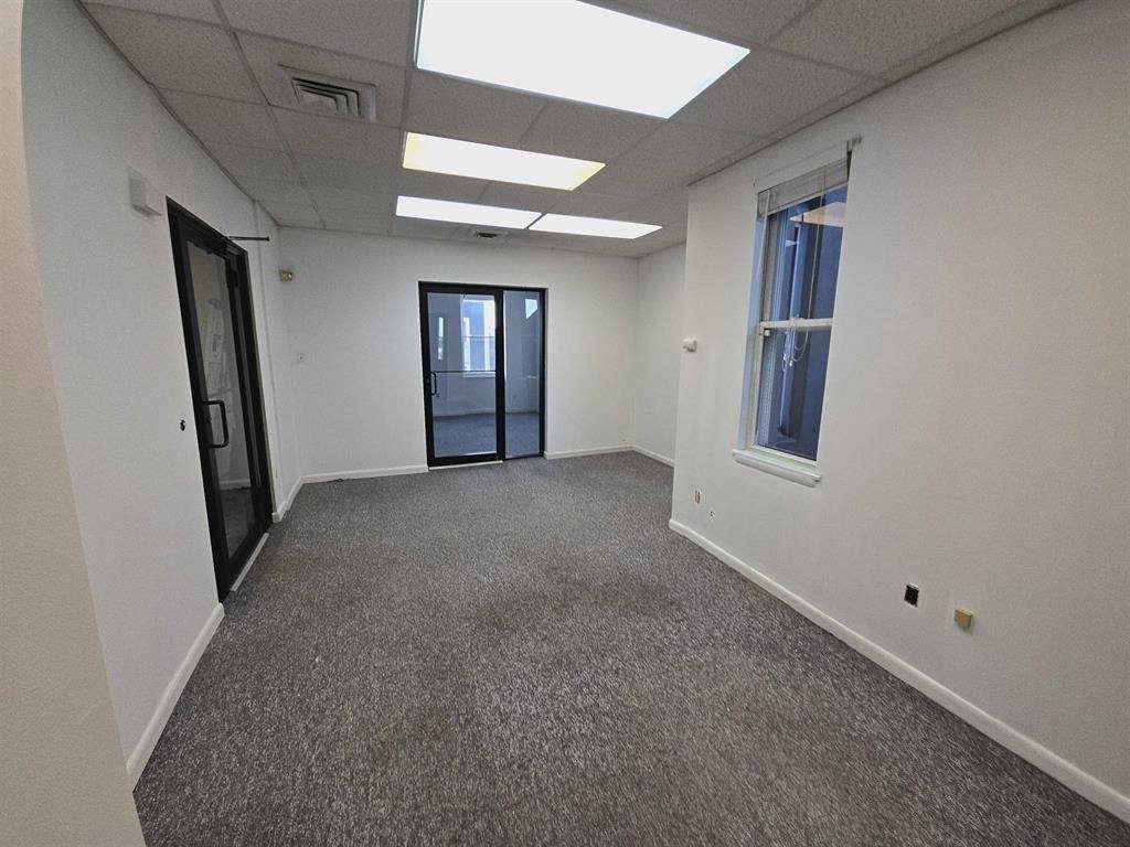 6820 Bergenline Ave, Guttenberg, NJ 07093