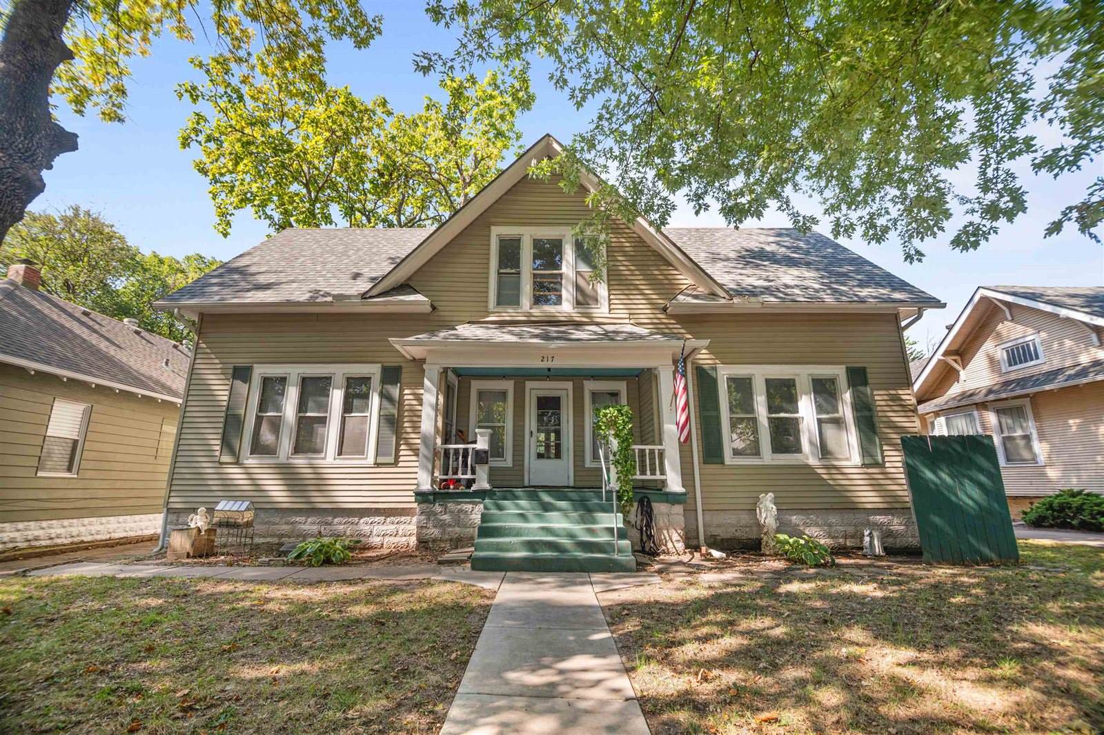 217 North Volutsia Ave, Wichita, KS 67214