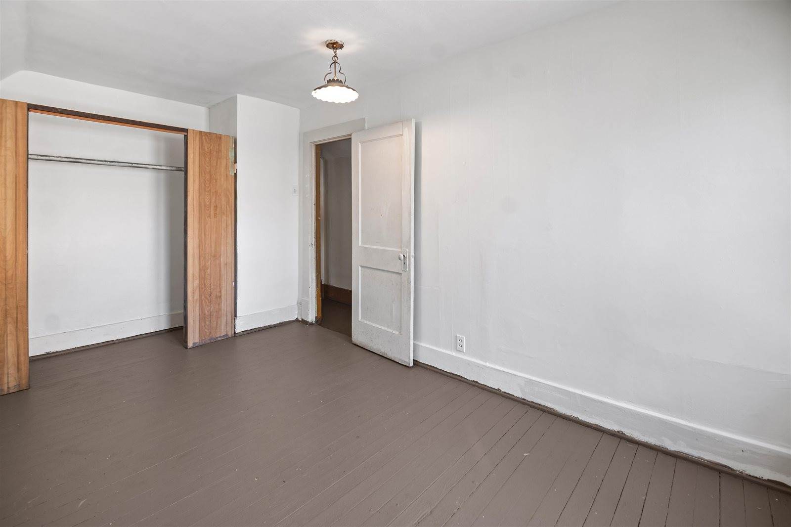 217 North Volutsia Ave, Wichita, KS 67214