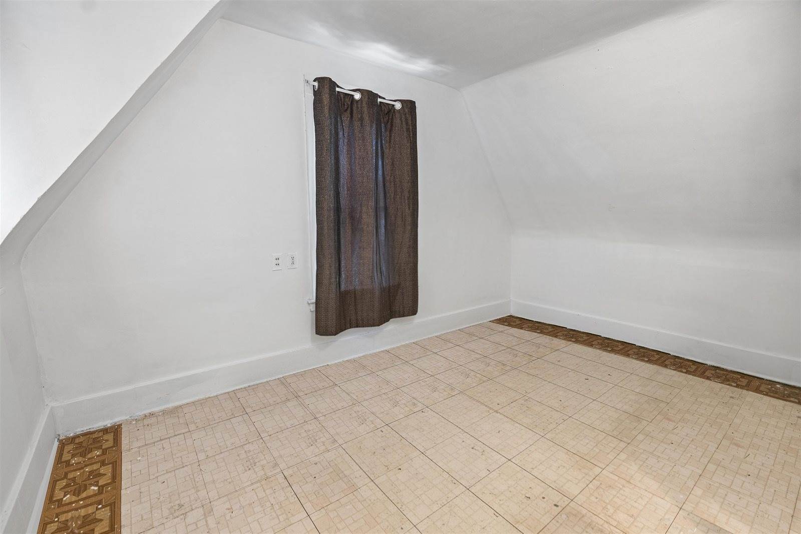 217 North Volutsia Ave, Wichita, KS 67214