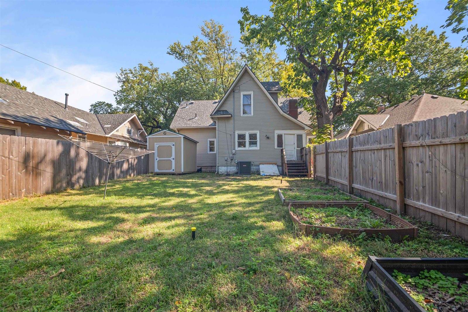 217 North Volutsia Ave, Wichita, KS 67214