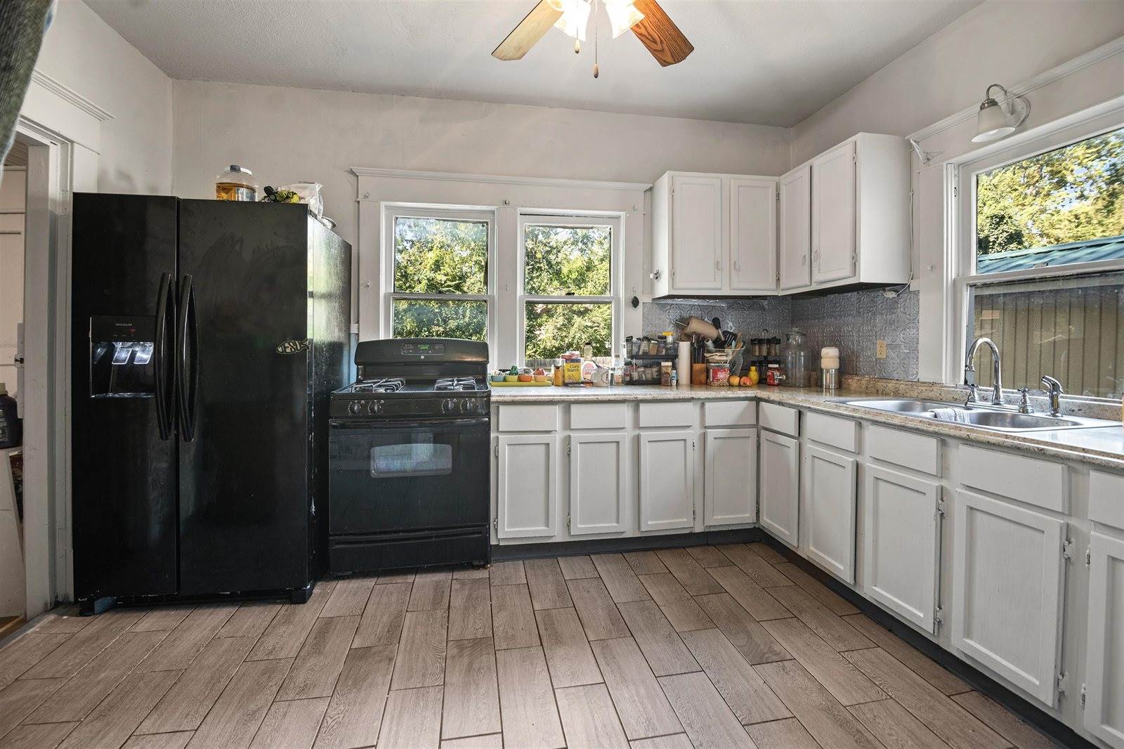 217 North Volutsia Ave, Wichita, KS 67214