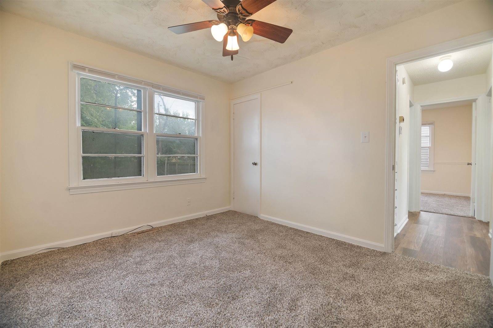 1726 North Oliver St, Wichita, KS 67208